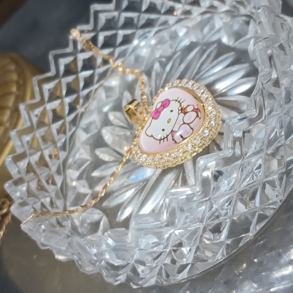 🆕 HELLO KITTY LAMINATED GOLD NECKLACE - Picture 7 of 12